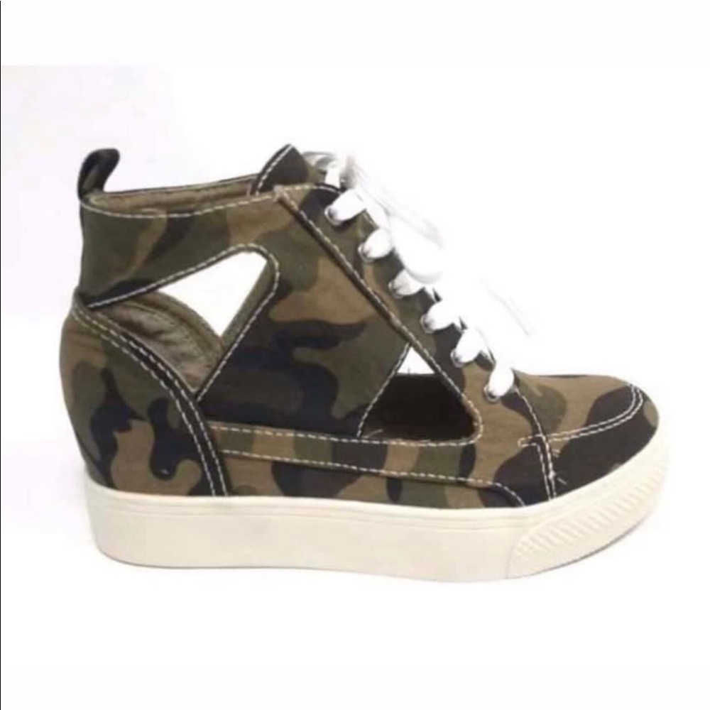 NWT cutout wedge camo sneakers